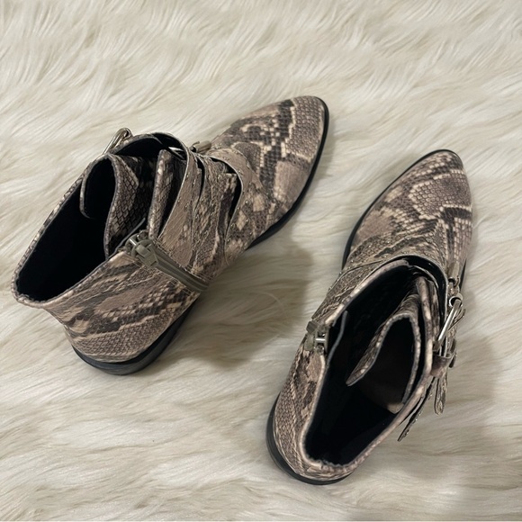 Women’s Steven by Steven Madden Harmon Snake Print Moto Boots 7.5 US! - Picture 12 of 14